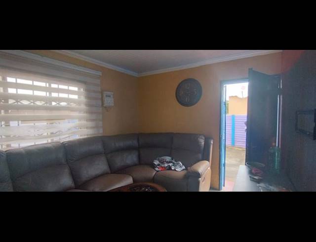 2 BEDROOM HOUSE FOR SALE IN DAVEYTON CENTRAL